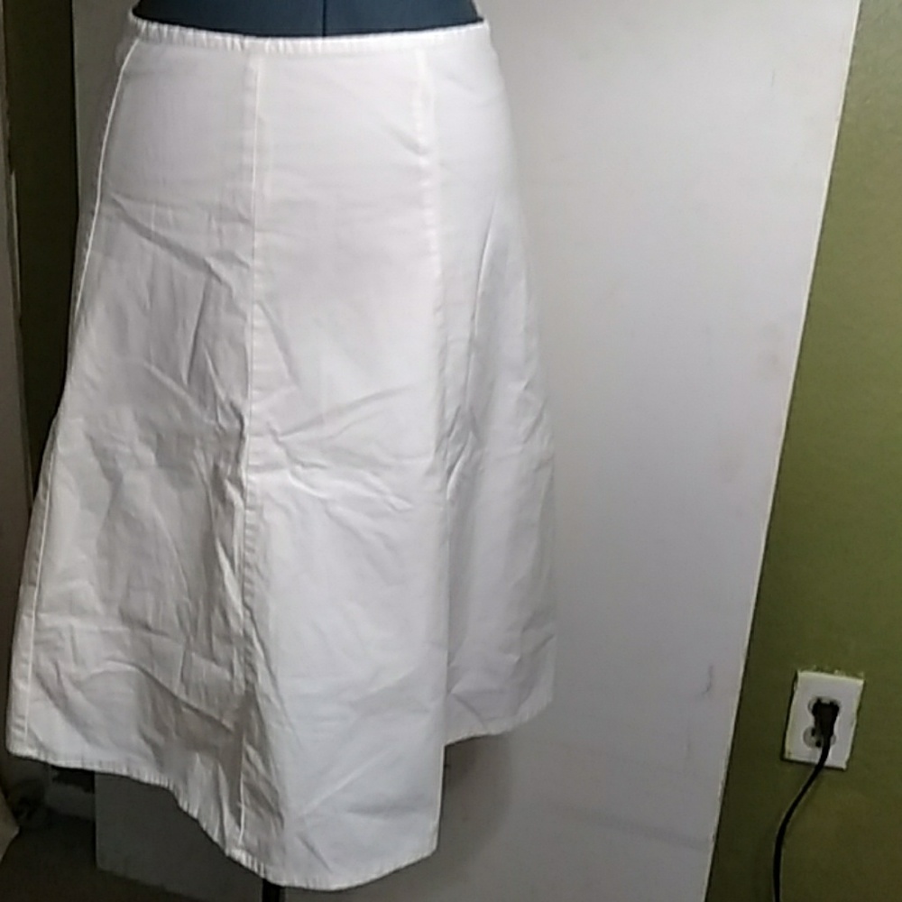 Plain white GAP Skirt
